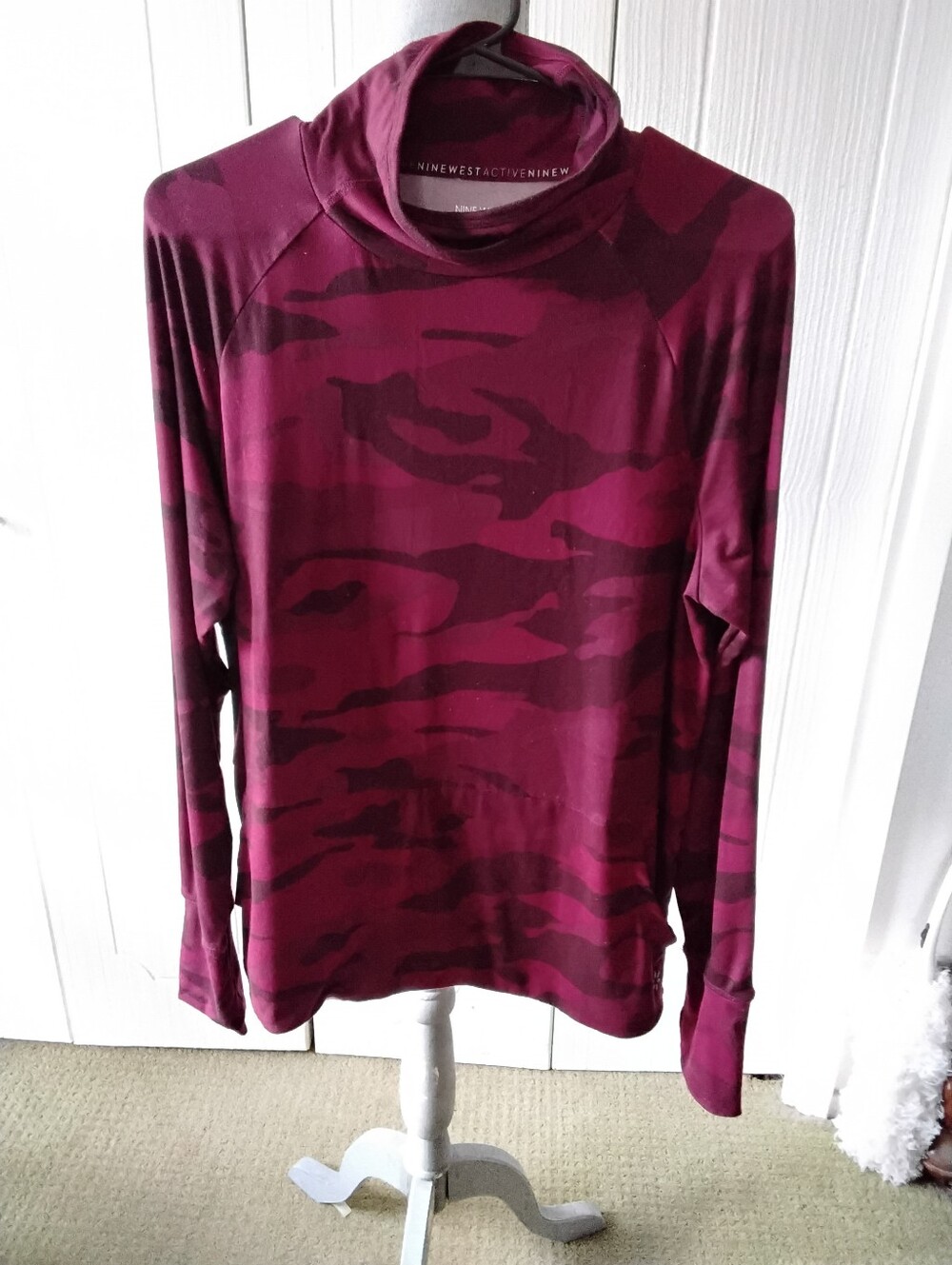 "Nine West" Long Sleeve T-shirt, Size XL.